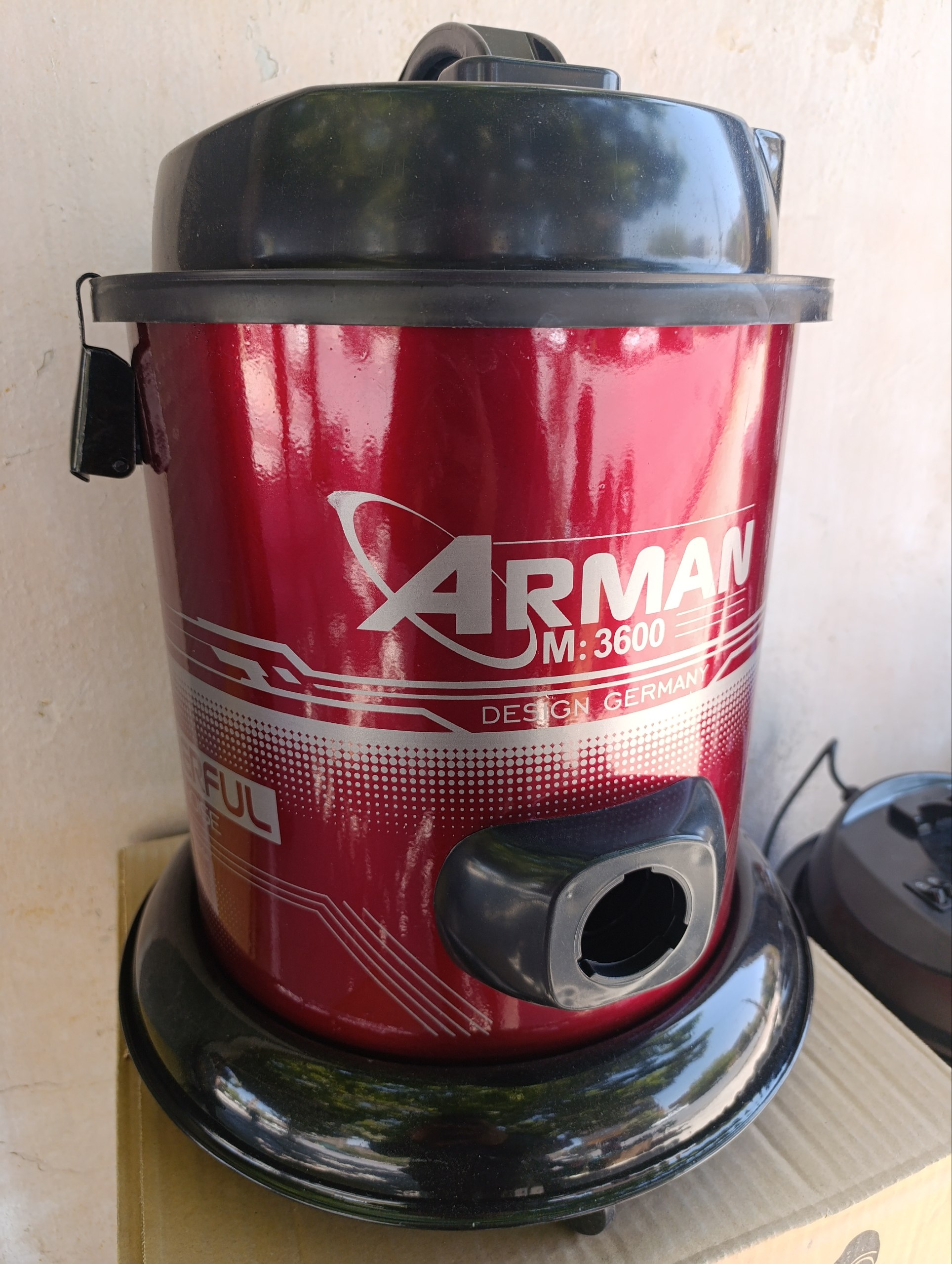 جاروبرقی سطلی آرمان